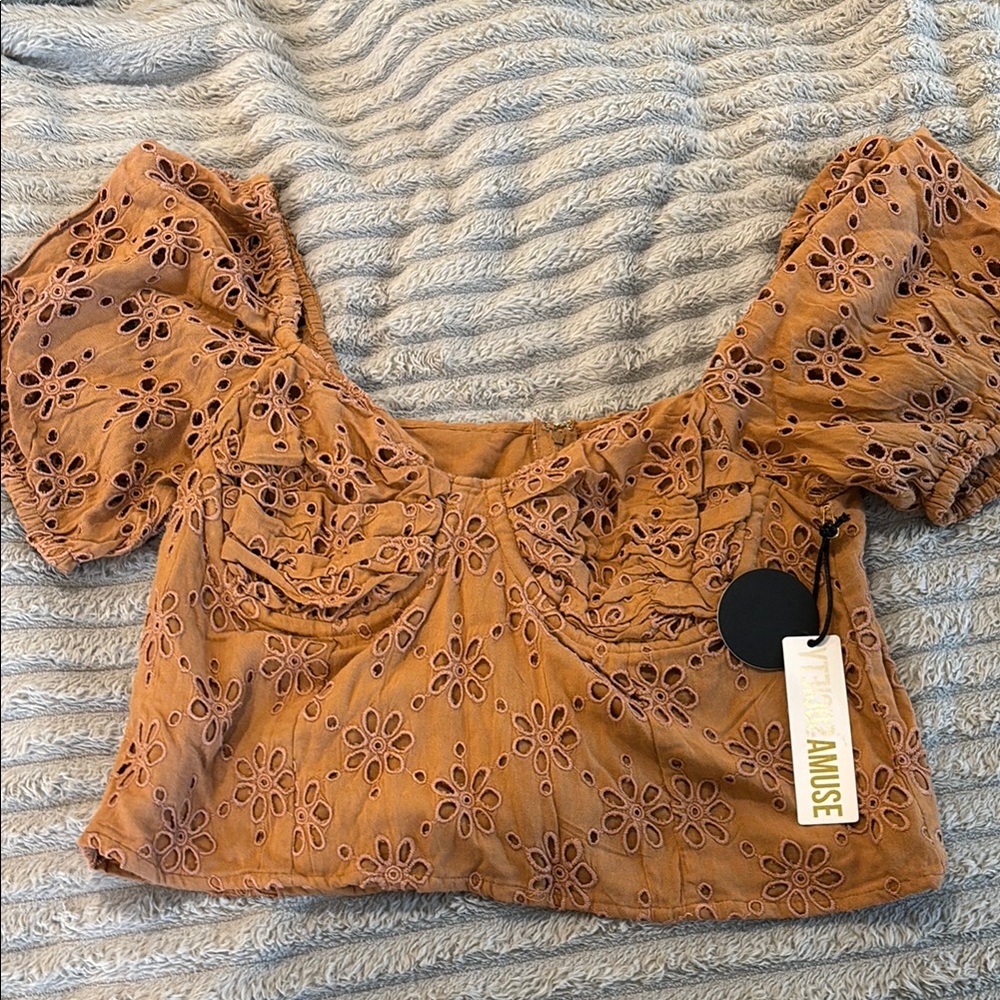 Amuse Society Women's tan Eyelet Top NWT